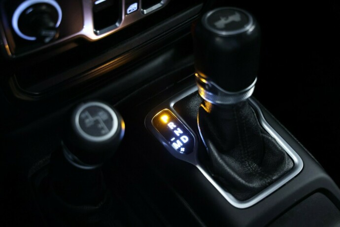 jeep-wrangler-diesel-2020-big-20