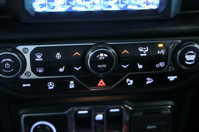 jeep-wrangler-diesel-2020-big-18