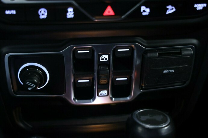 jeep-wrangler-diesel-2020-big-19