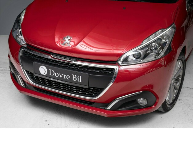 peugeot-208-bensin-2017-big-3