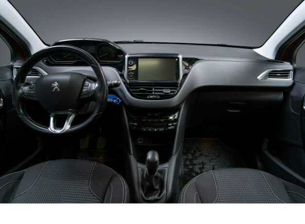 peugeot-208-bensin-2017-big-10