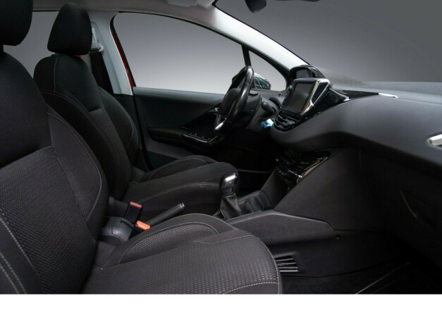 peugeot-208-bensin-2017-big-21