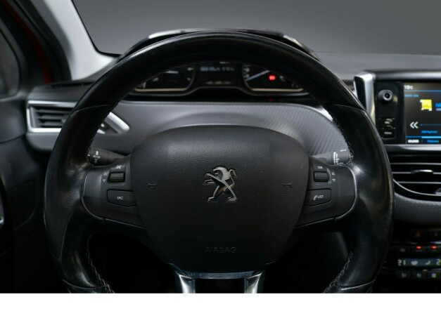 peugeot-208-bensin-2017-big-11