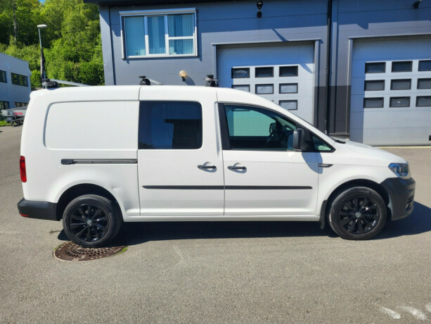 volkswagen-caddy-maxi-bensin-2018-big-3