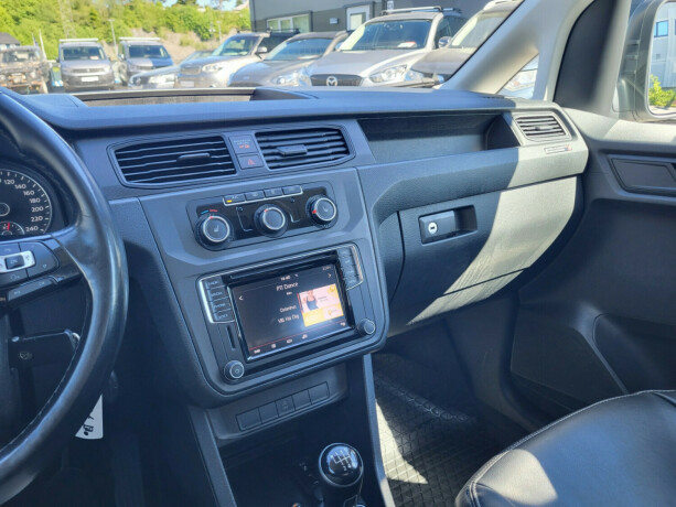 volkswagen-caddy-maxi-bensin-2018-big-17