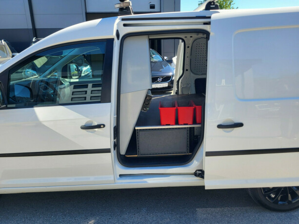 volkswagen-caddy-maxi-bensin-2018-big-11