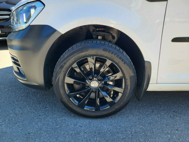 volkswagen-caddy-maxi-bensin-2018-big-25