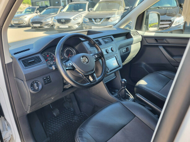 volkswagen-caddy-maxi-bensin-2018-big-14