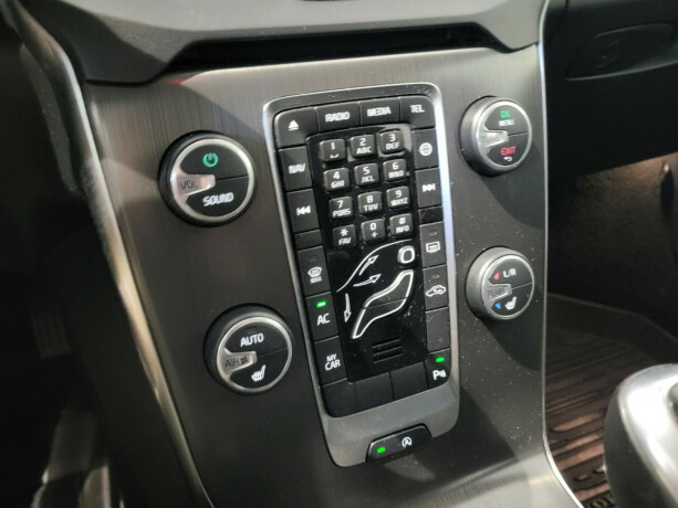 volvo-v40-diesel-2015-big-21