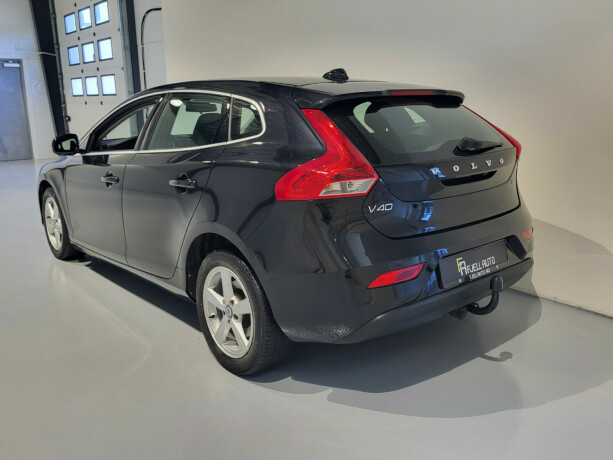 volvo-v40-diesel-2015-big-6