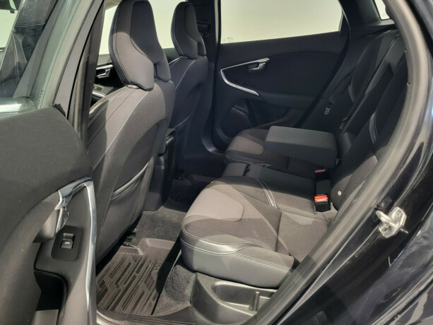 volvo-v40-diesel-2015-big-23