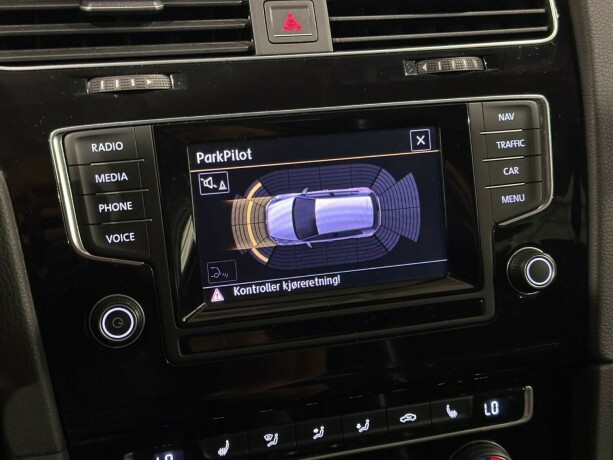 volkswagen-golf-diesel-2014-big-22