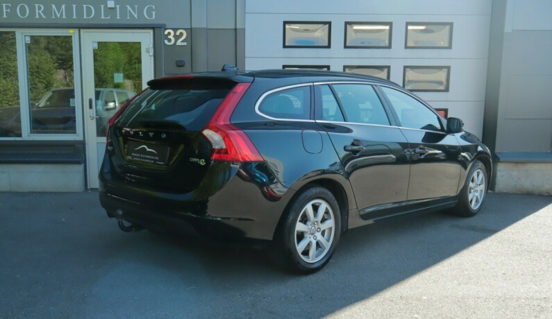 volvo-v60-diesel-2012-big-1