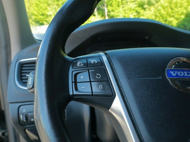 volvo-v60-diesel-2012-big-8
