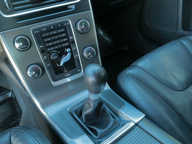 volvo-v60-diesel-2012-big-7
