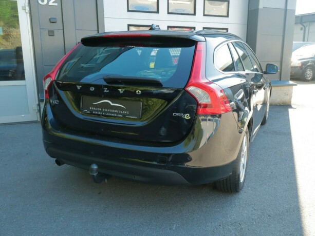 volvo-v60-diesel-2012-big-3