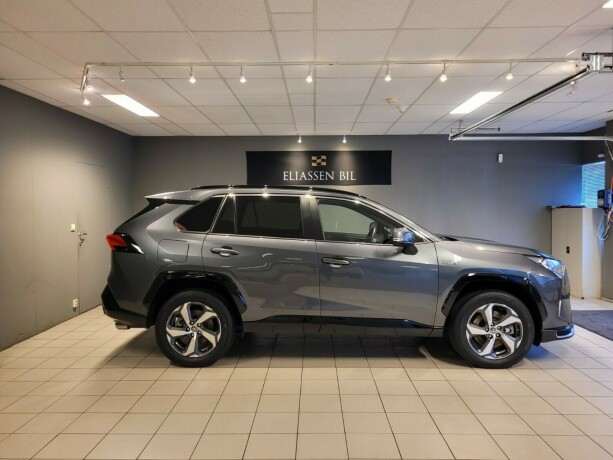toyota-rav4-elektrisitetbensin-2020-big-3