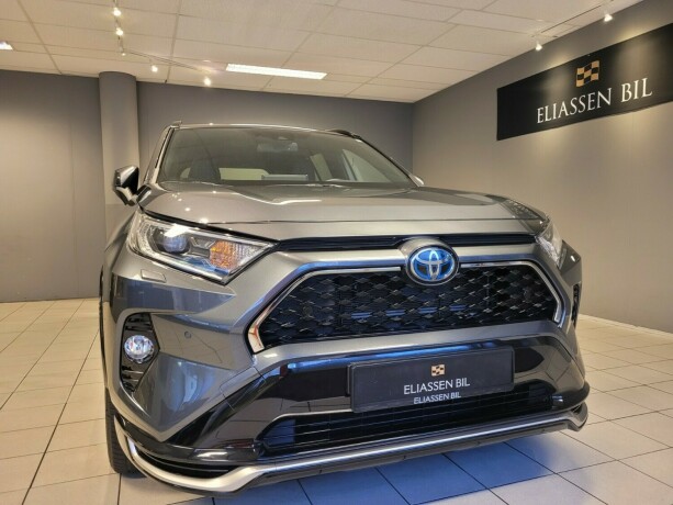 toyota-rav4-elektrisitetbensin-2020-big-9