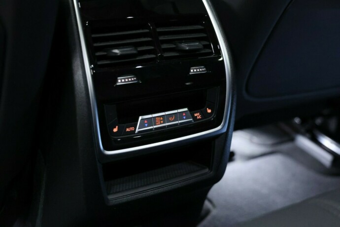 bmw-x5-elektrisitetbensin-2021-big-9