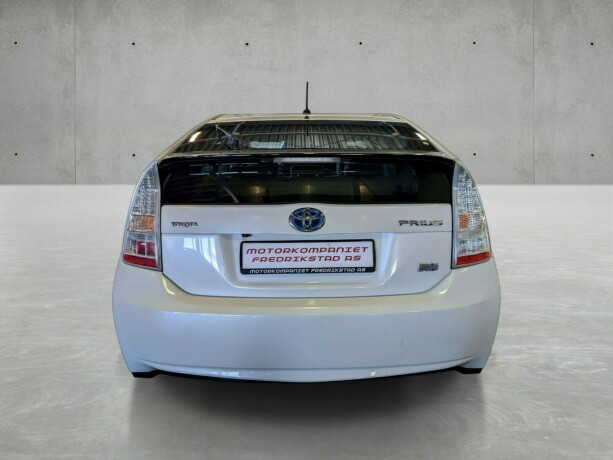toyota-prius-elektrisitetbensin-2010-big-10