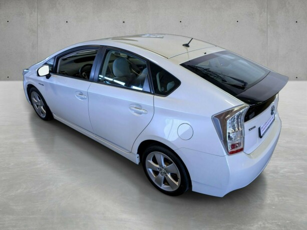 toyota-prius-elektrisitetbensin-2010-big-6