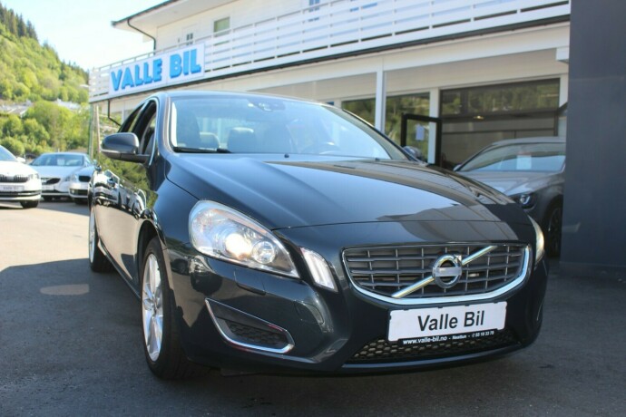 volvo-s60-diesel-2012-big-0