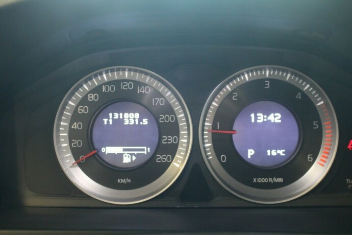 volvo-s60-diesel-2012-big-9