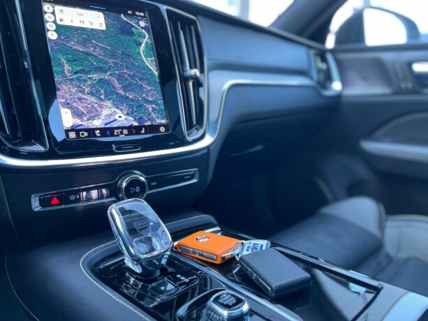 volvo-v60-elektrisitetbensin-2023-big-15