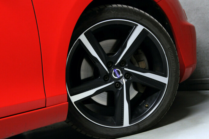 volvo-v40-diesel-2014-big-28