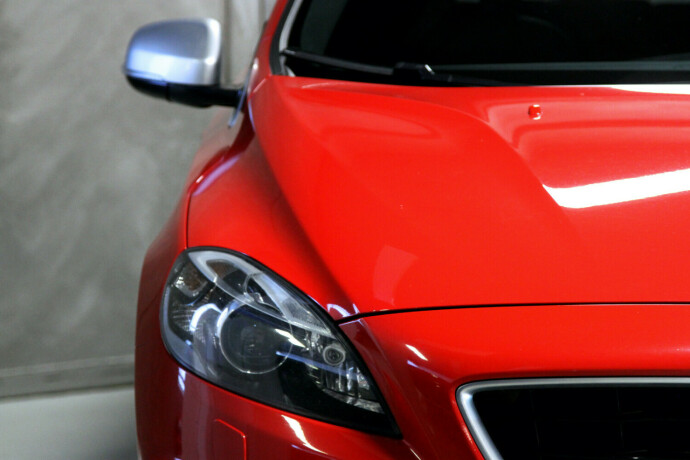 volvo-v40-diesel-2014-big-24