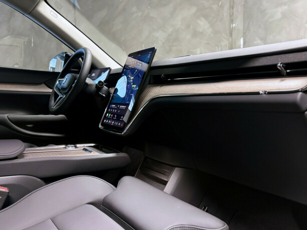 volvo-ex90-elektrisitet-2025-big-11