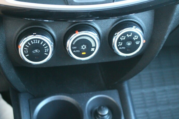 mitsubishi-asx-bensin-2015-big-16