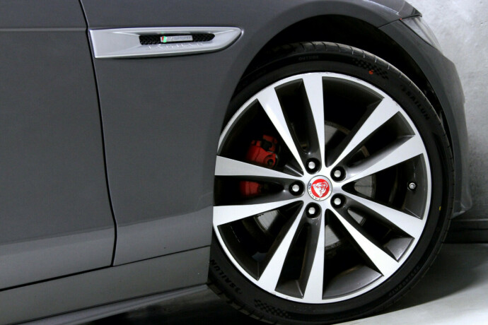 jaguar-xe-diesel-2016-big-39