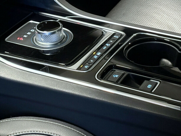 jaguar-xe-diesel-2016-big-11