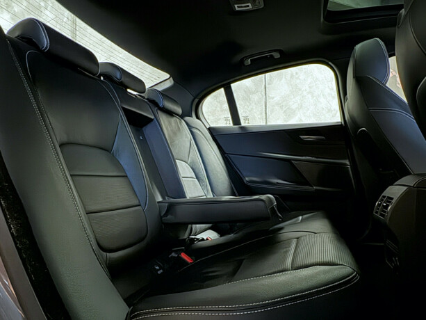 jaguar-xe-diesel-2016-big-2