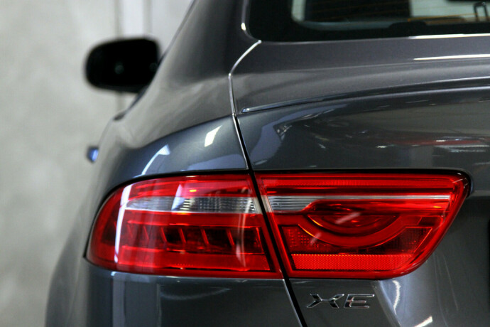 jaguar-xe-diesel-2016-big-36