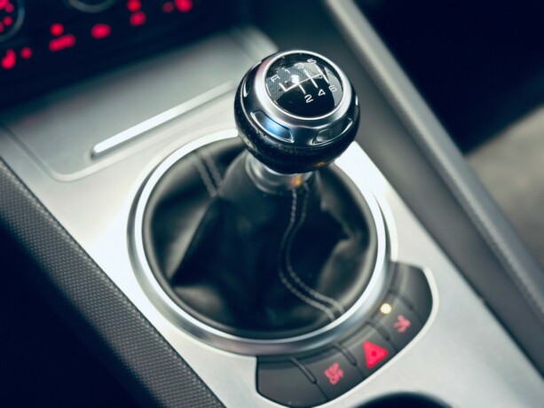 audi-tt-bensin-2009-big-20