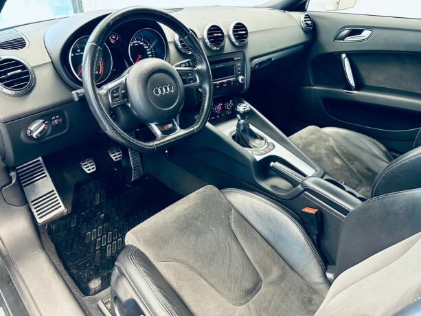 audi-tt-bensin-2009-big-11