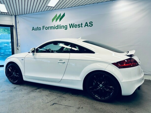 audi-tt-bensin-2009-big-4