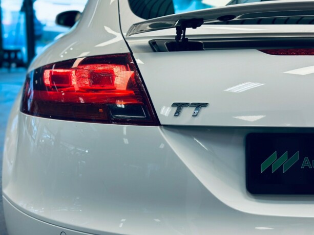 audi-tt-bensin-2009-big-24
