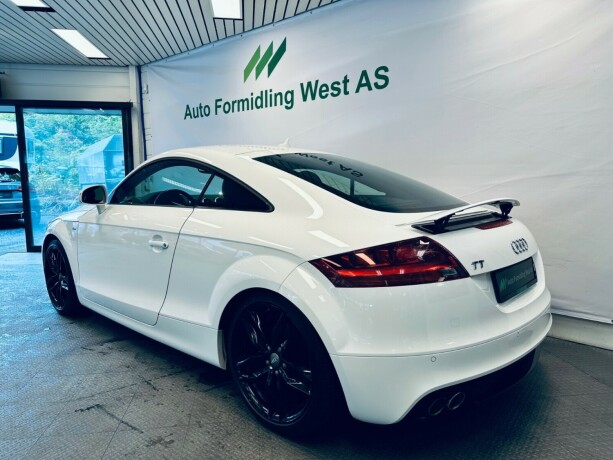 audi-tt-bensin-2009-big-5