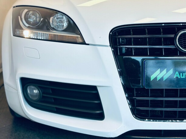 audi-tt-bensin-2009-big-23