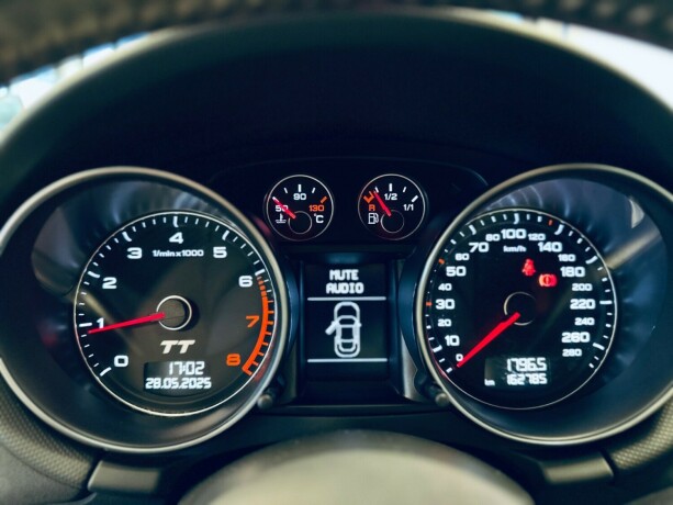 audi-tt-bensin-2009-big-19