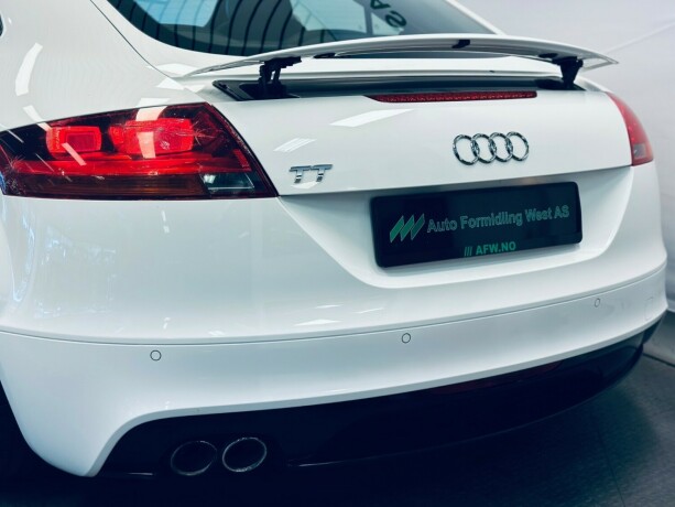 audi-tt-bensin-2009-big-6