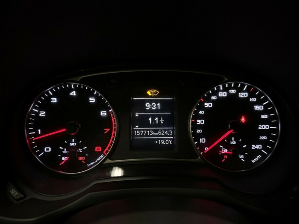 audi-a1-bensin-2012-big-15