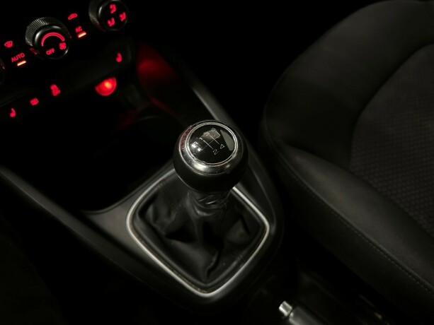 audi-a1-bensin-2012-big-21