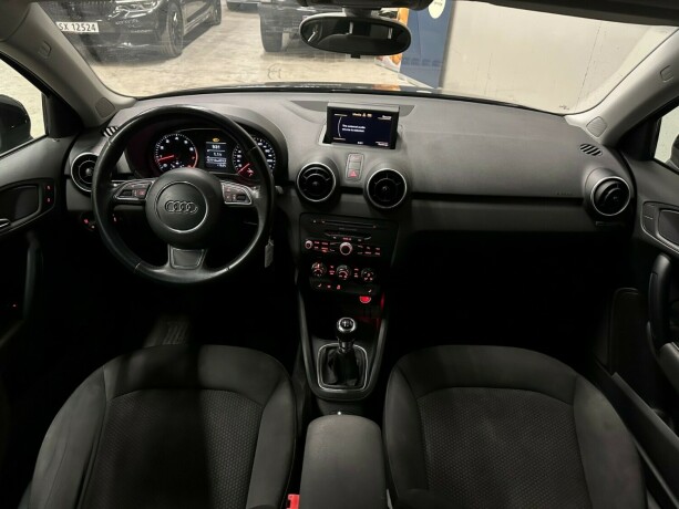 audi-a1-bensin-2012-big-10