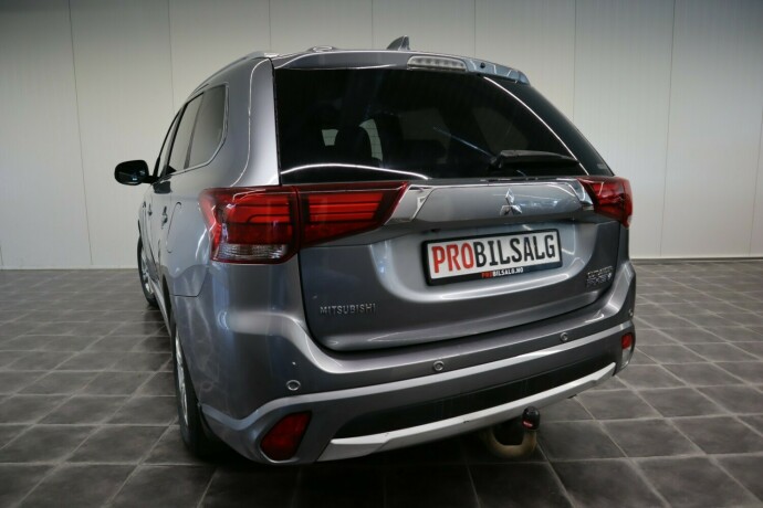 mitsubishi-outlander-elektrisitetbensin-2017-big-6