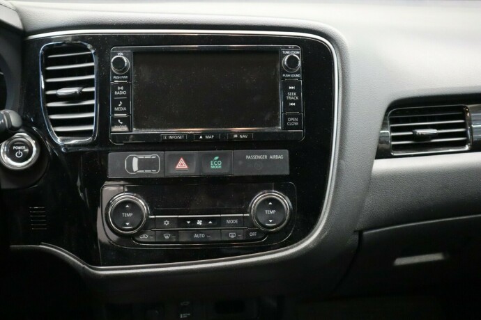 mitsubishi-outlander-elektrisitetbensin-2017-big-26