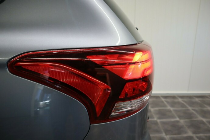 mitsubishi-outlander-elektrisitetbensin-2017-big-14